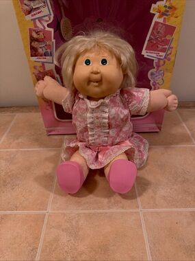 Vintage cabbage patch grow my hair doll with the original box